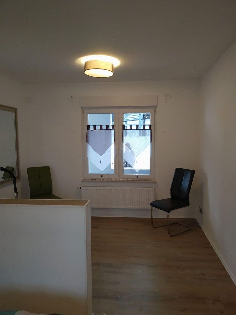 Pronájem bytu 2+1 60 m², Erpolzheim, Porýní-Falc Pronájem bytu 2+1 60 m², Erpolzheim, Porýní-Falc