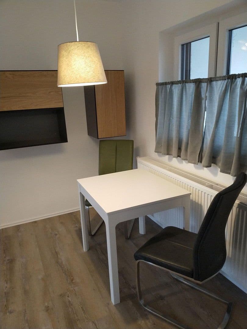 Pronájem bytu 2+1 60 m², Erpolzheim, Porýní-Falc Pronájem bytu 2+1 60 m², Erpolzheim, Porýní-Falc