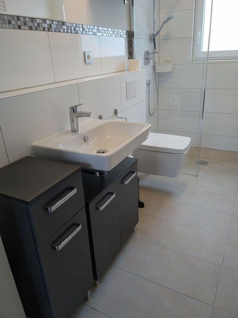 Pronájem bytu 2+1 60 m², Erpolzheim, Porýní-Falc Pronájem bytu 2+1 60 m², Erpolzheim, Porýní-Falc