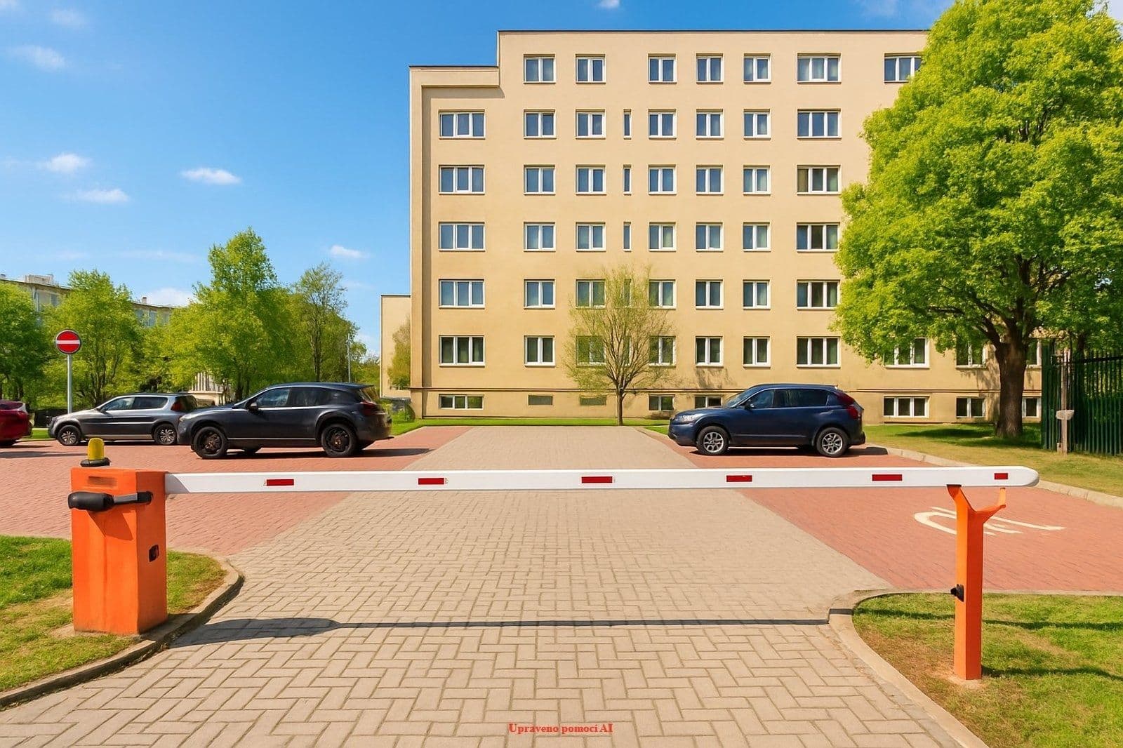 Pronájem garáže 12 m², Ostrčilova, Ostrava, Moravskoslezský kraj Pronájem garáže 12 m², Ostrčilova, Ostrava, Moravskoslezský kraj