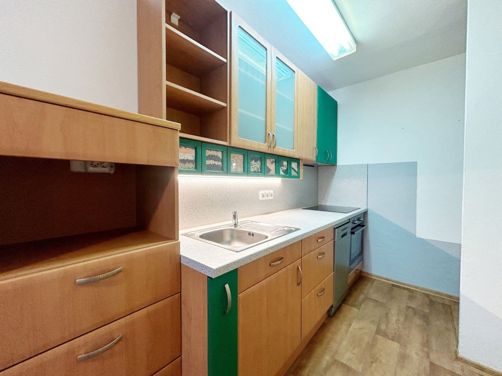 Pronájem bytu 4+1 89 m², Doležalova, Praha, Praha Pronájem bytu 4+1 89 m², Doležalova, Praha, Praha