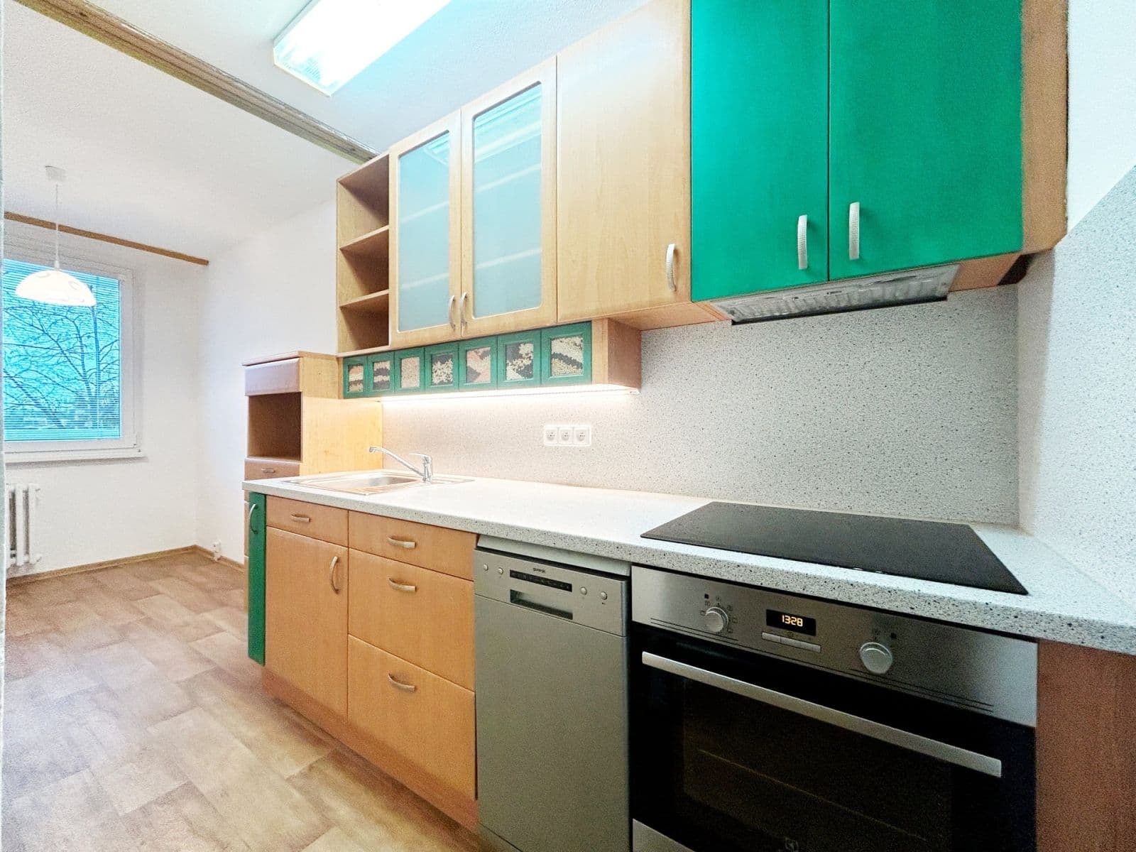 Pronájem bytu 4+1 89 m², Doležalova, Praha, Praha Pronájem bytu 4+1 89 m², Doležalova, Praha, Praha