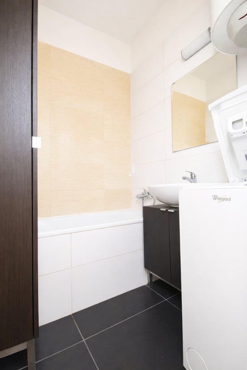 Pronájem bytu 2+kk 36 m², Českobrodská, Praha, Praha Pronájem bytu 2+kk 36 m², Českobrodská, Praha, Praha