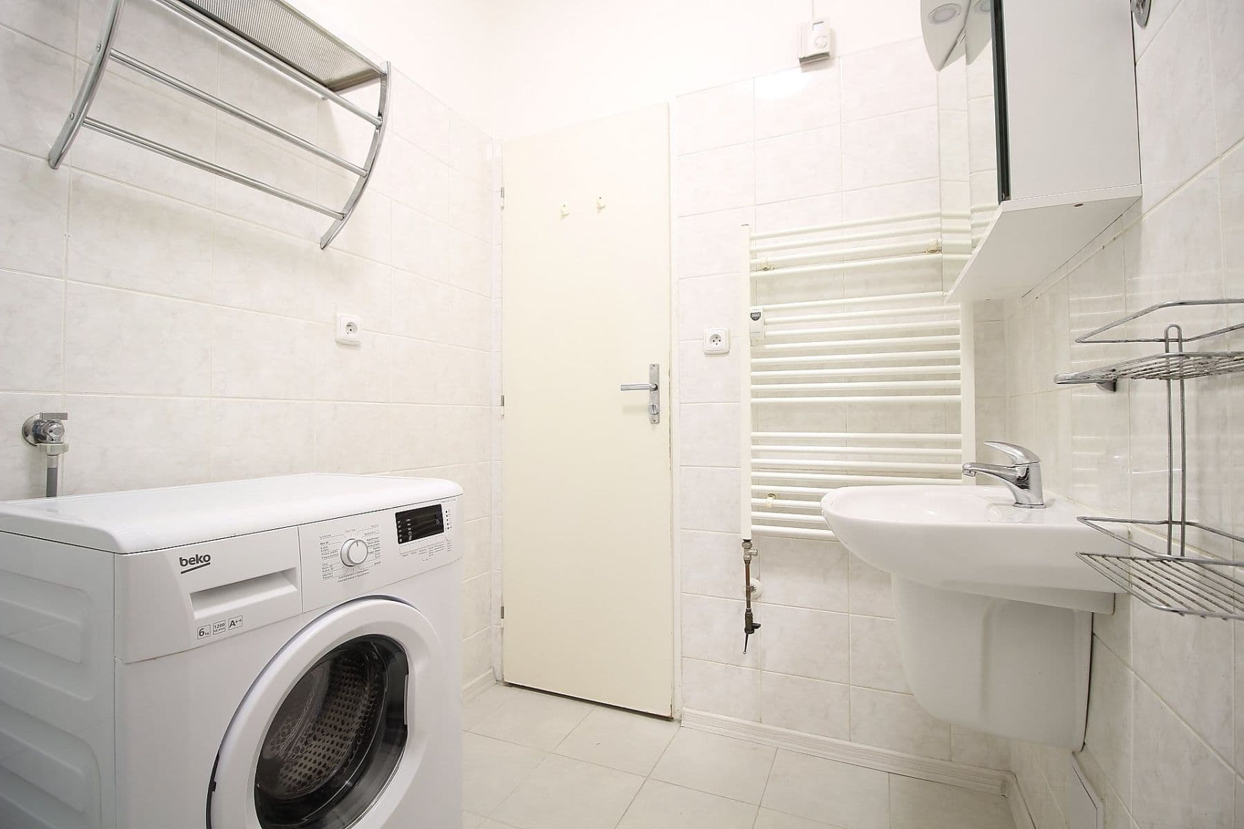 Pronájem bytu 1+kk 30 m², Pelušková, Praha, Praha Pronájem bytu 1+kk 30 m², Pelušková, Praha, Praha
