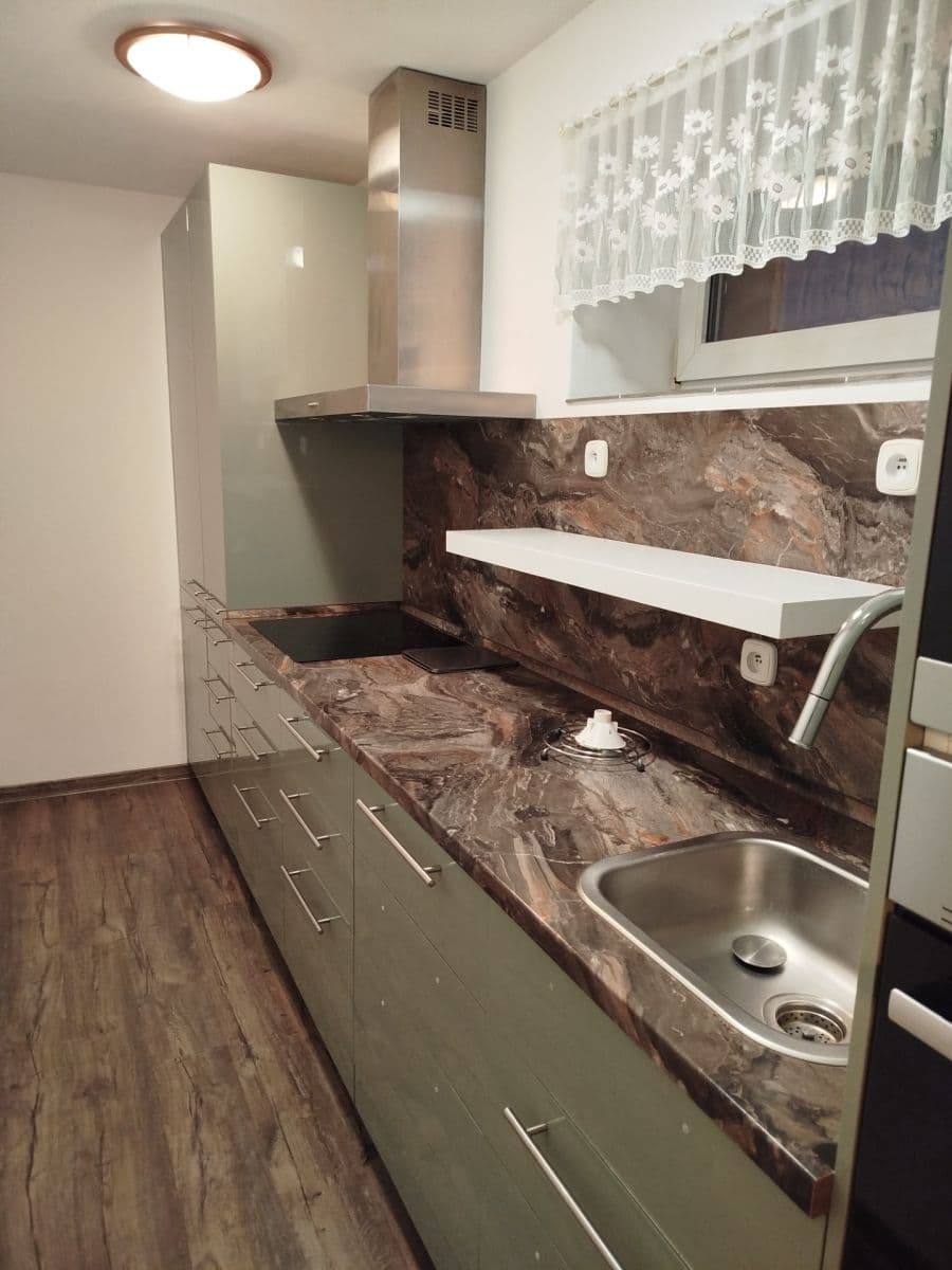 Pronájem bytu 3+kk 85 m², Dlážděná, Dřísy, Středočeský kraj Pronájem bytu 3+kk 85 m², Dlážděná, Dřísy, Středočeský kraj