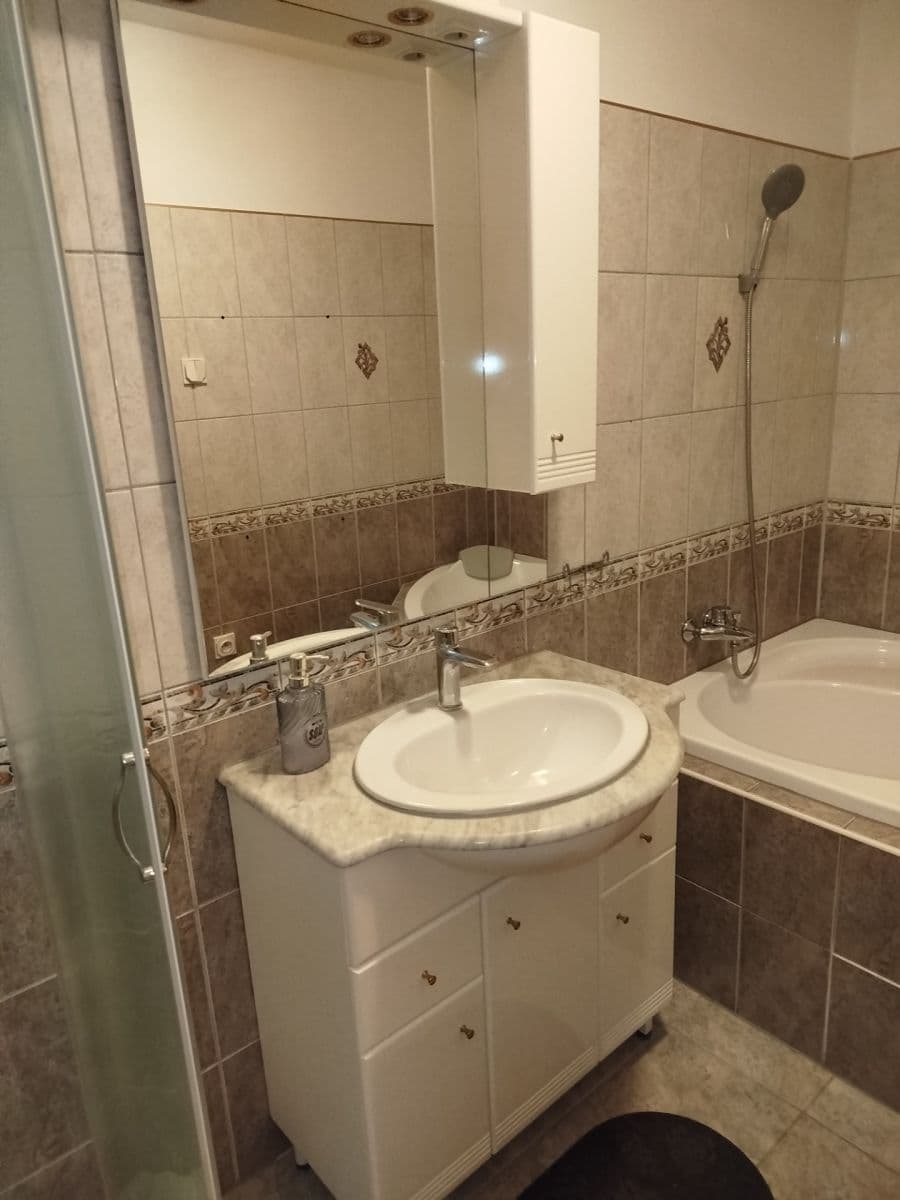 Pronájem bytu 3+kk 85 m², Dlážděná, Dřísy, Středočeský kraj Pronájem bytu 3+kk 85 m², Dlážděná, Dřísy, Středočeský kraj