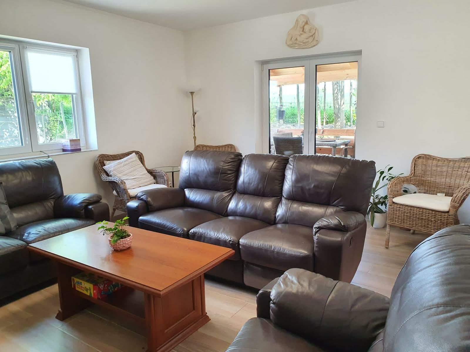 Prodej domu 240 m², pozemek 328 m², Říčanská, Všestary, Středočeský kraj Prodej domu 240 m², pozemek 328 m², Říčanská, Všestary, Středočeský kraj