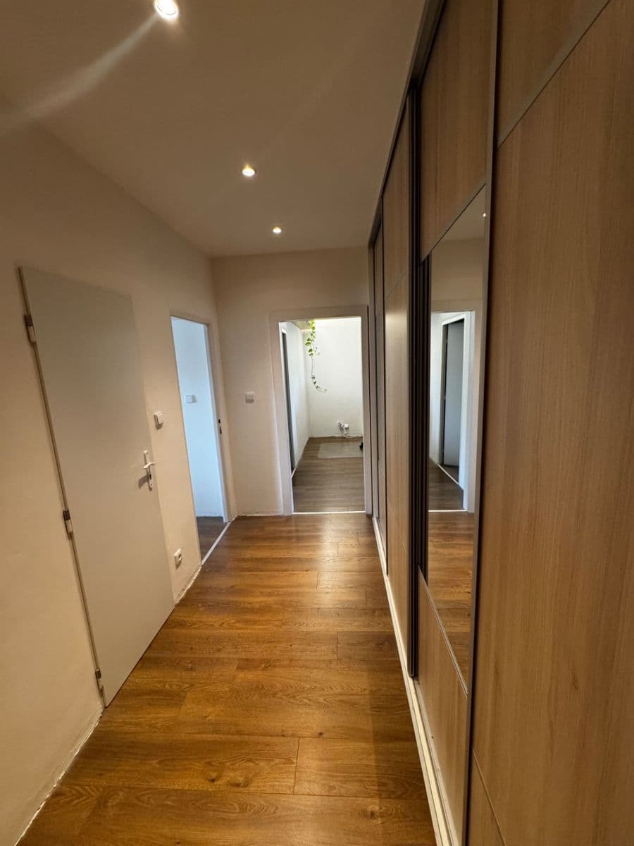 Pronájem bytu 2+1 53 m², Hřibská, Praha, Praha Pronájem bytu 2+1 53 m², Hřibská, Praha, Praha