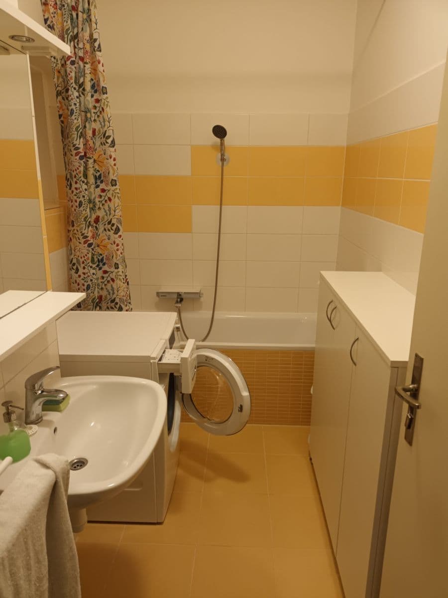 Pronájem bytu 2+1 70 m², bratří Čapků, Brno, Jihomoravský kraj Pronájem bytu 2+1 70 m², bratří Čapků, Brno, Jihomoravský kraj