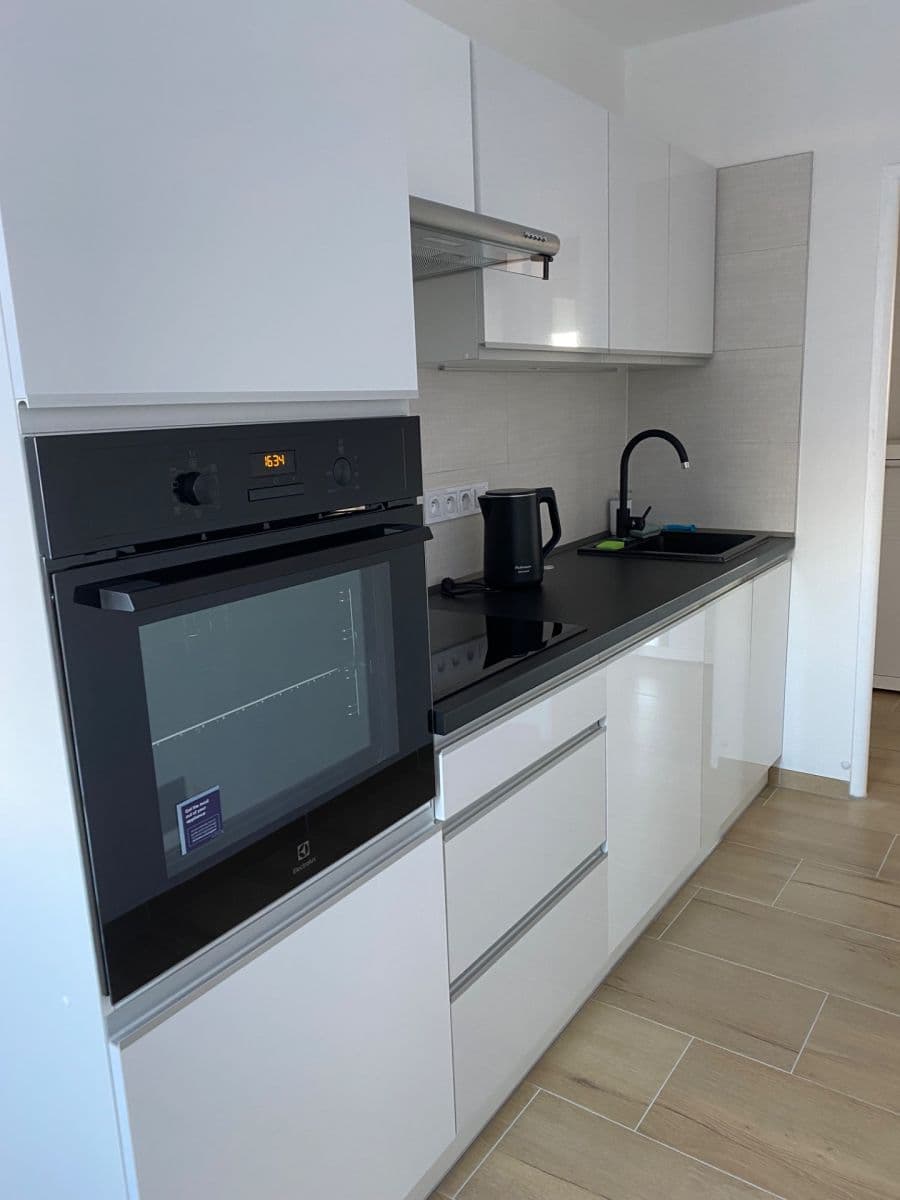 Pronájem bytu 2+1 58 m², Železničářská, Plzeň, Plzeňský kraj Pronájem bytu 2+1 58 m², Železničářská, Plzeň, Plzeňský kraj