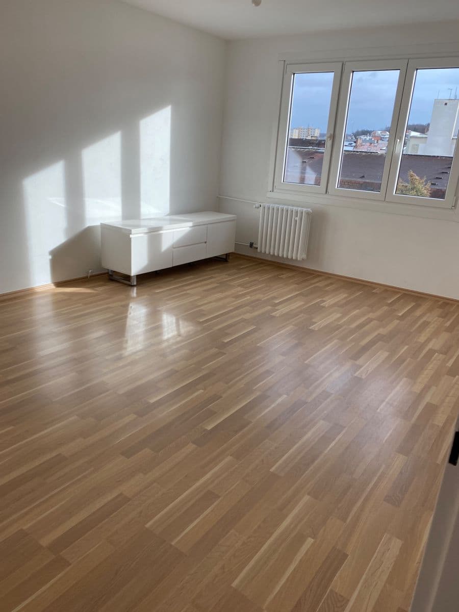 Pronájem bytu 2+1 58 m², Železničářská, Plzeň, Plzeňský kraj Pronájem bytu 2+1 58 m², Železničářská, Plzeň, Plzeňský kraj