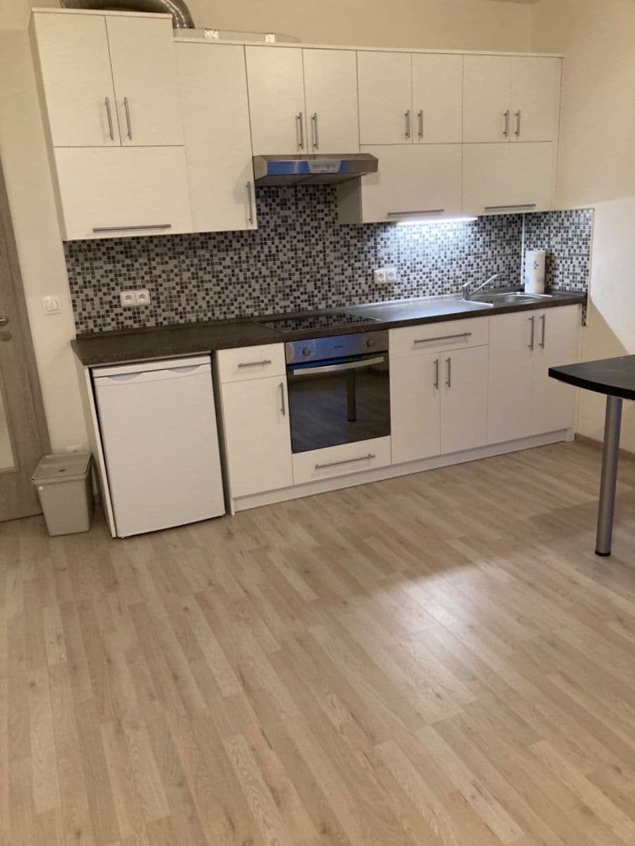 Pronájem bytu 1+kk 33 m², Strnadových, Praha, Praha Pronájem bytu 1+kk 33 m², Strnadových, Praha, Praha