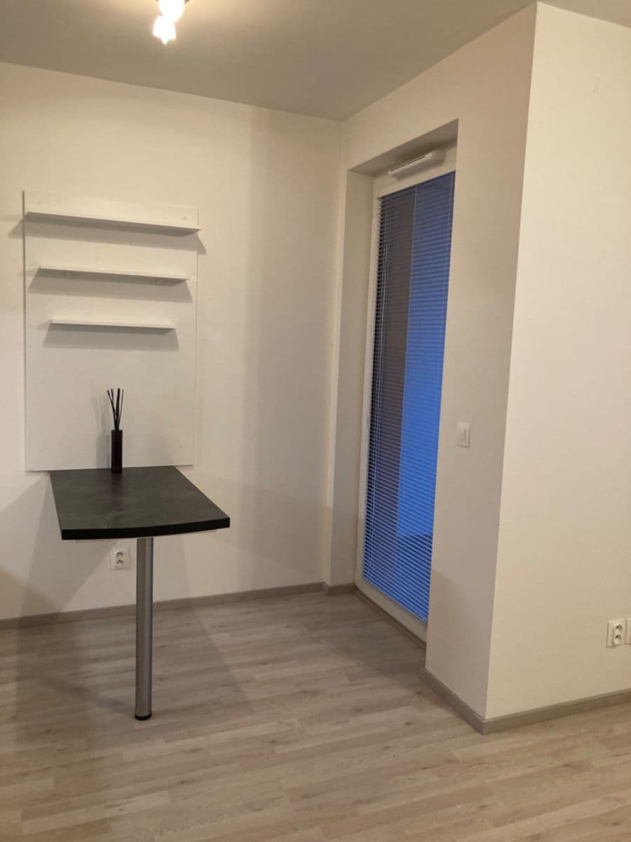 Pronájem bytu 1+kk 33 m², Strnadových, Praha, Praha Pronájem bytu 1+kk 33 m², Strnadových, Praha, Praha