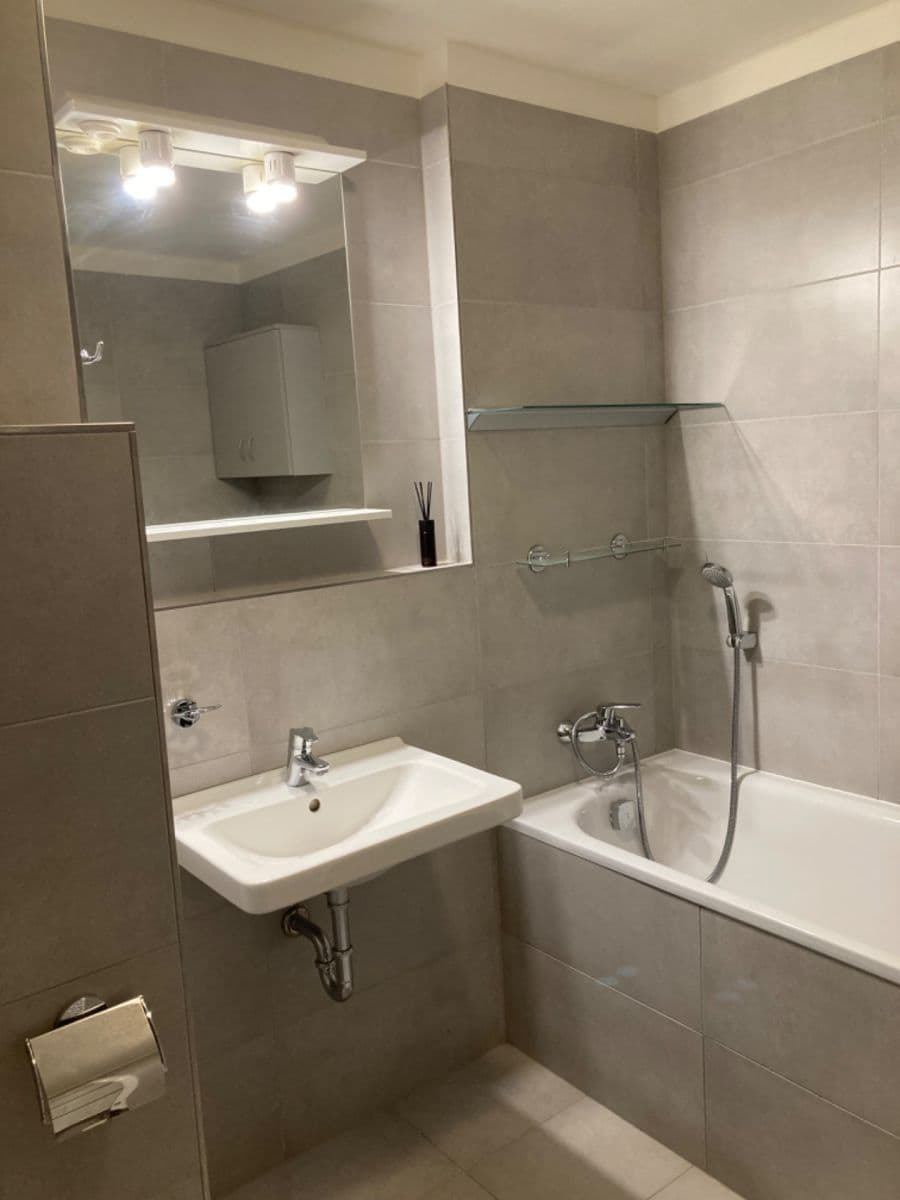 Pronájem bytu 1+kk 33 m², Strnadových, Praha, Praha Pronájem bytu 1+kk 33 m², Strnadových, Praha, Praha