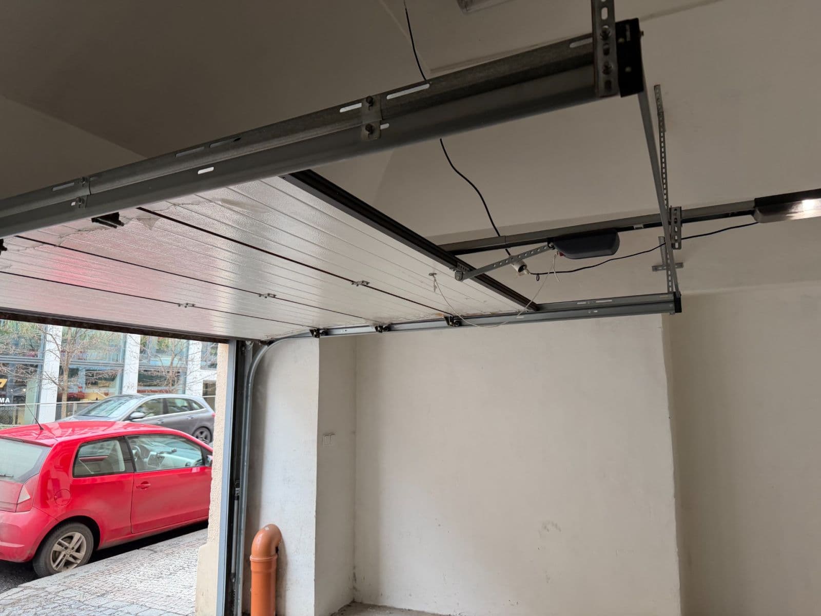 Pronájem garáže 36 m², Holečkova, Praha, Praha Pronájem garáže 36 m², Holečkova, Praha, Praha