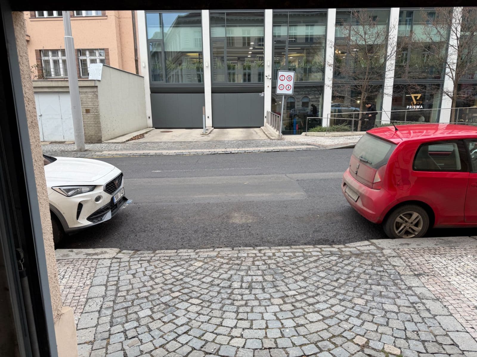 Pronájem garáže 36 m², Holečkova, Praha, Praha Pronájem garáže 36 m², Holečkova, Praha, Praha