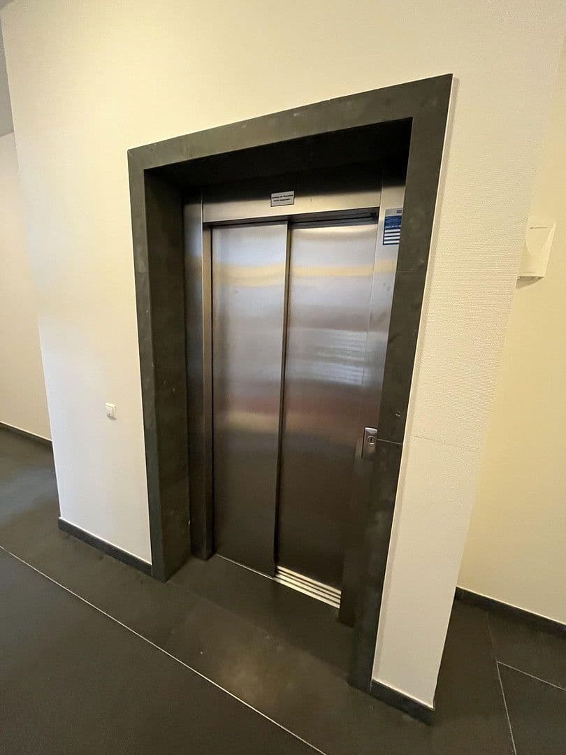 Pronájem bytu 2+1 60 m², Else-Lang-Str. 10, Köln, Severní Porýní-Vestfálsko Pronájem bytu 2+1 60 m², Else-Lang-Str. 10, Köln, Severní Porýní-Vestfálsko