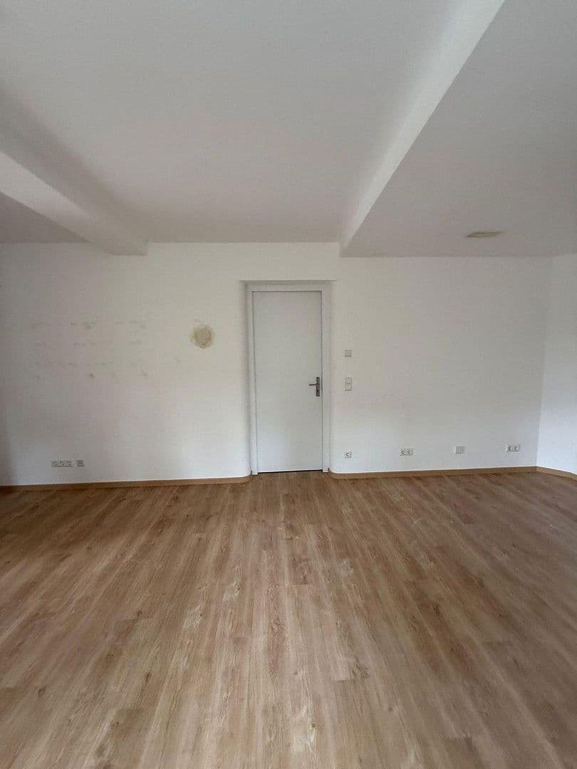 Pronájem domu 140 m², pozemek 3.000 m², Eibenberger Str 25A, Burkhardtsdorf, Sasko Pronájem domu 140 m², pozemek 3.000 m², Eibenberger Str 25A, Burkhardtsdorf, Sasko