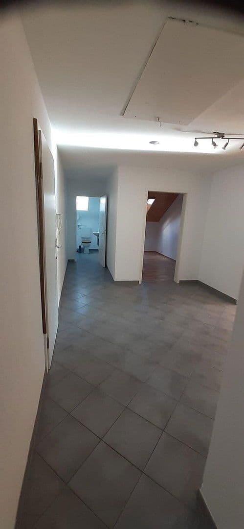 Pronájem bytu 4+1 110 m², Zimmern ob Rottweil, Bádensko-Württembersko Pronájem bytu 4+1 110 m², Zimmern ob Rottweil, Bádensko-Württembersko
