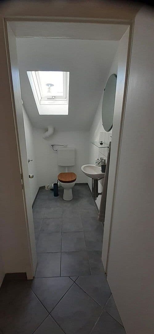 Pronájem bytu 4+1 110 m², Zimmern ob Rottweil, Bádensko-Württembersko Pronájem bytu 4+1 110 m², Zimmern ob Rottweil, Bádensko-Württembersko