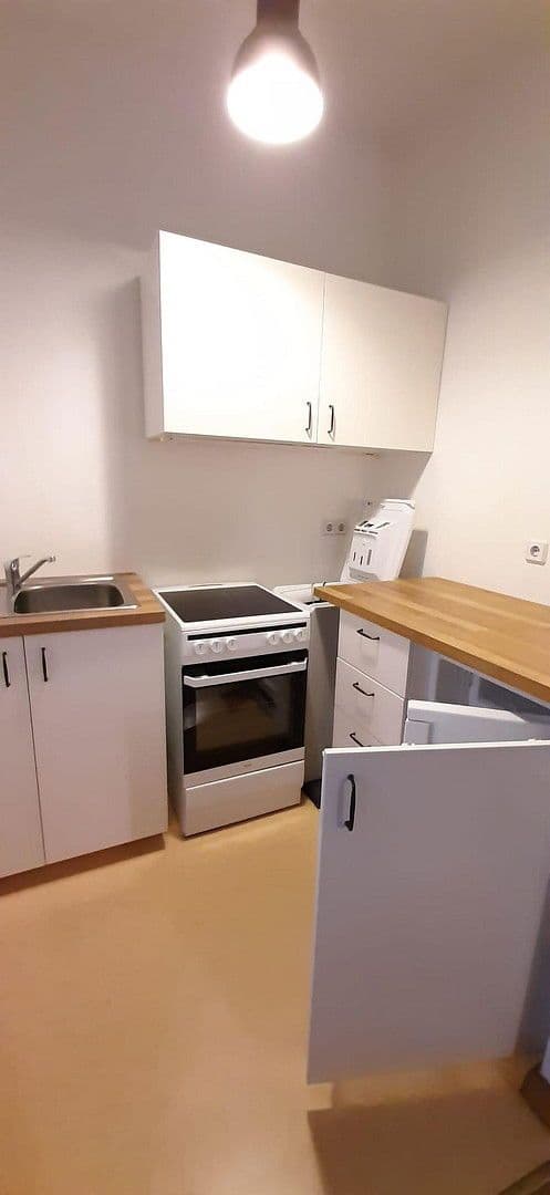 Pronájem bytu 1+1 36 m², Berlin, Berlín Pronájem bytu 1+1 36 m², Berlin, Berlín