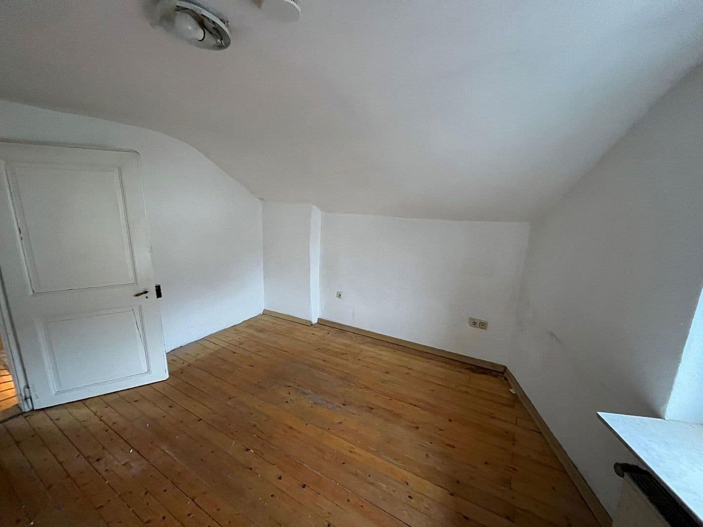 Prodej domu 85 m², pozemek 776 m², Langenackerstraße 78, Brühl, Severní Porýní-Vestfálsko Prodej domu 85 m², pozemek 776 m², Langenackerstraße 78, Brühl, Severní Porýní-Vestfálsko