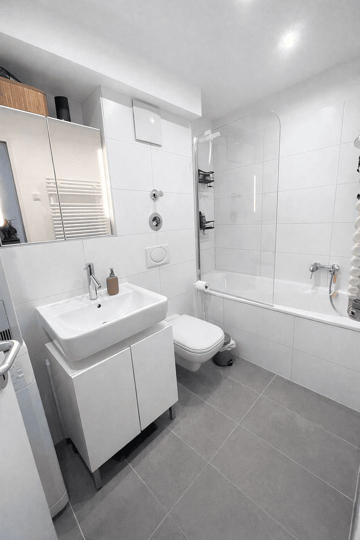 Pronájem bytu 2+1 79 m², Krefelder Str. 10, Köln, Severní Porýní-Vestfálsko Pronájem bytu 2+1 79 m², Krefelder Str. 10, Köln, Severní Porýní-Vestfálsko