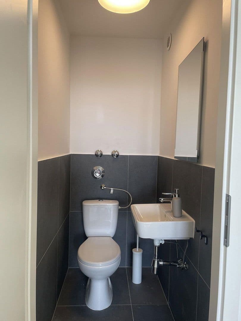 Pronájem bytu 1+1 14 m², Ratoldstraße 30, München - Allach-Untermenzing, Bavorsko Pronájem bytu 1+1 14 m², Ratoldstraße 30, München - Allach-Untermenzing, Bavorsko