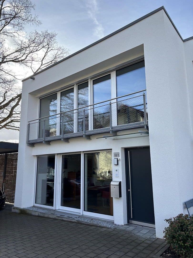 Prodej domu 187 m², pozemek 351 m², Kirchheim unter Teck, Bádensko-Württembersko Prodej domu 187 m², pozemek 351 m², Kirchheim unter Teck, Bádensko-Württembersko