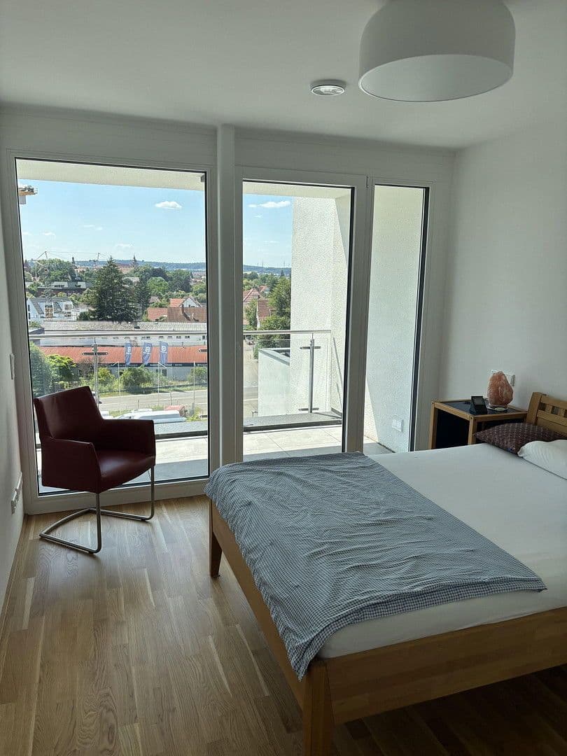 Prodej domu 187 m², pozemek 351 m², Kirchheim unter Teck, Bádensko-Württembersko Prodej domu 187 m², pozemek 351 m², Kirchheim unter Teck, Bádensko-Württembersko