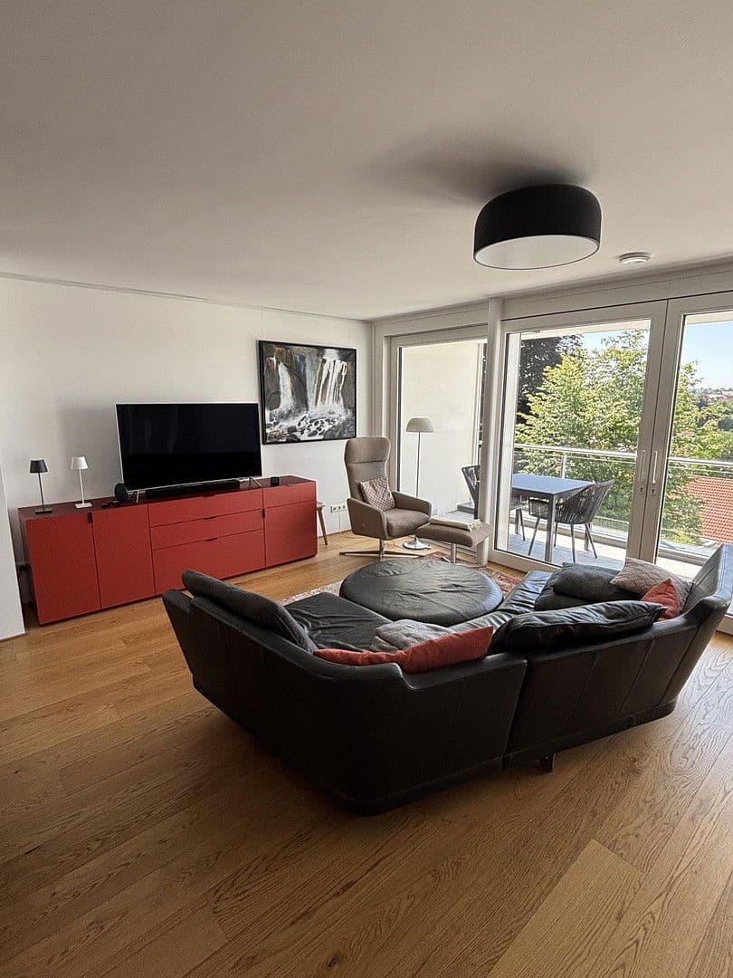 Prodej domu 187 m², pozemek 351 m², Kirchheim unter Teck, Bádensko-Württembersko Prodej domu 187 m², pozemek 351 m², Kirchheim unter Teck, Bádensko-Württembersko