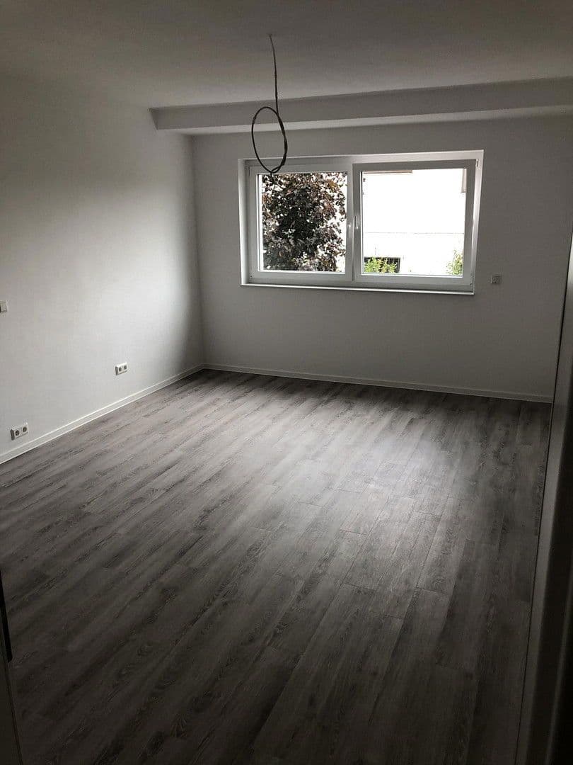 Pronájem bytu 4+1 110 m², Forsthausstrasse 5, Marburg, Hessen Pronájem bytu 4+1 110 m², Forsthausstrasse 5, Marburg, Hessen