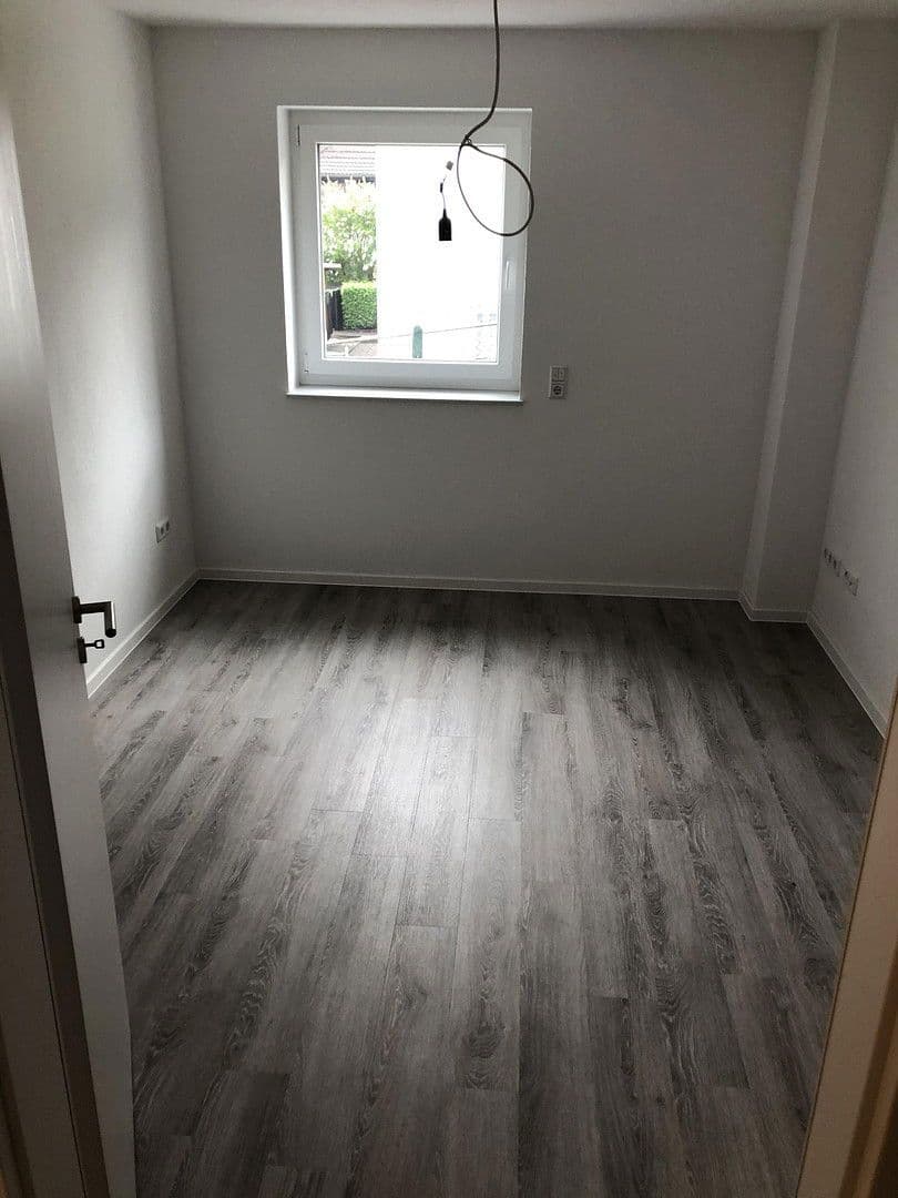 Pronájem bytu 4+1 110 m², Forsthausstrasse 5, Marburg, Hessen Pronájem bytu 4+1 110 m², Forsthausstrasse 5, Marburg, Hessen