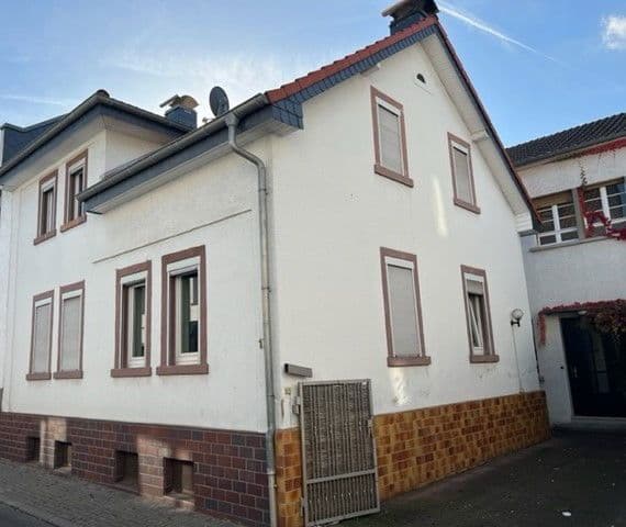 Prodej domu 120 m², pozemek 168 m², Max-Planck-Straße 12, Obertshausen, Hessen Prodej domu 120 m², pozemek 168 m², Max-Planck-Straße 12, Obertshausen, Hessen