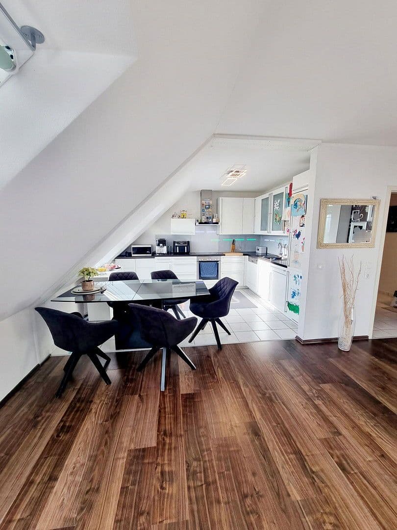 Prodej bytu 4+1 107 m², Borkumerstr.1, Wiesbaden, Hessen Prodej bytu 4+1 107 m², Borkumerstr.1, Wiesbaden, Hessen