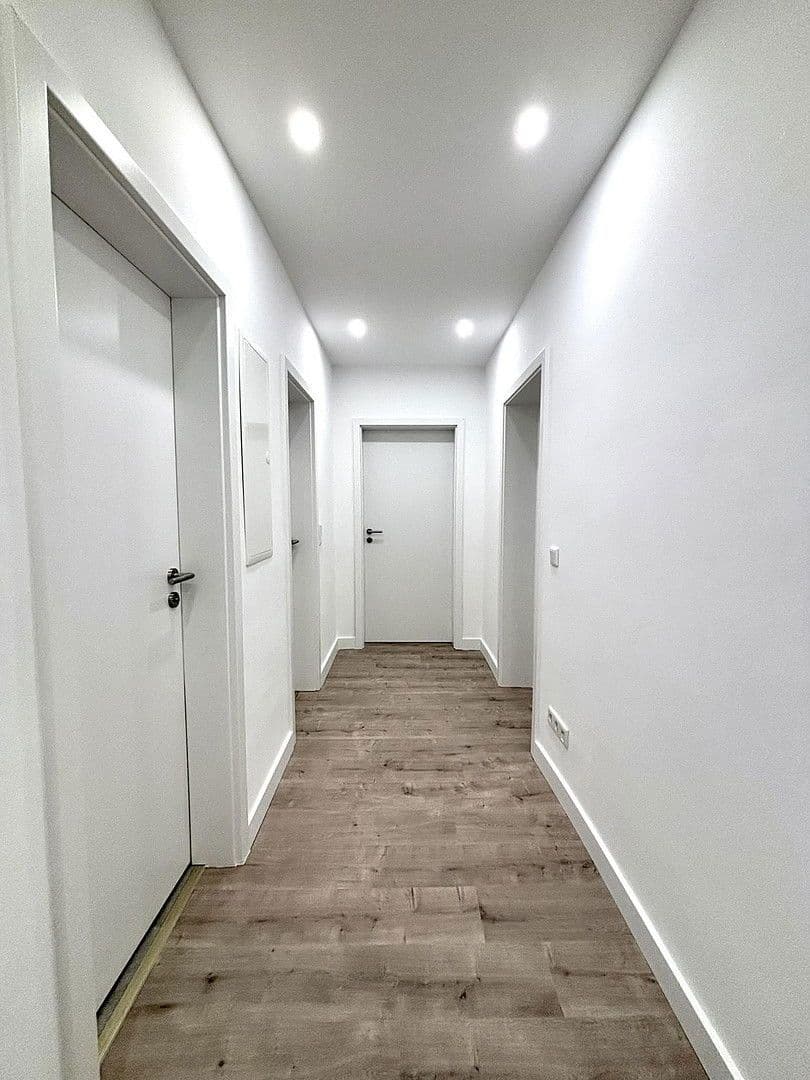 Pronájem bytu 3+1 68 m², Strauchstraße 24, Nürnberg, Bavorsko Pronájem bytu 3+1 68 m², Strauchstraße 24, Nürnberg, Bavorsko