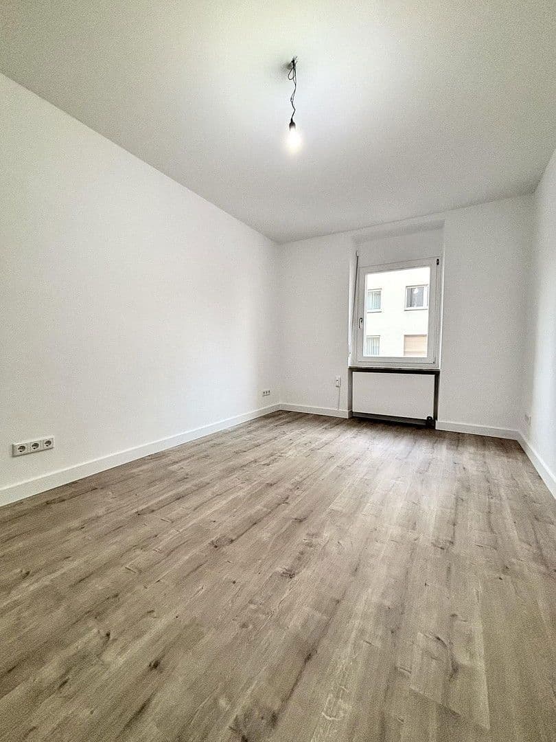 Pronájem bytu 3+1 68 m², Strauchstraße 24, Nürnberg, Bavorsko Pronájem bytu 3+1 68 m², Strauchstraße 24, Nürnberg, Bavorsko