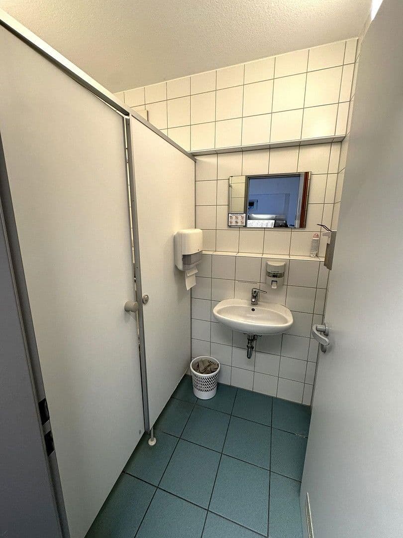 Pronájem kanceláře 215 m², Eisingen, Bavorsko Pronájem kanceláře 215 m², Eisingen, Bavorsko