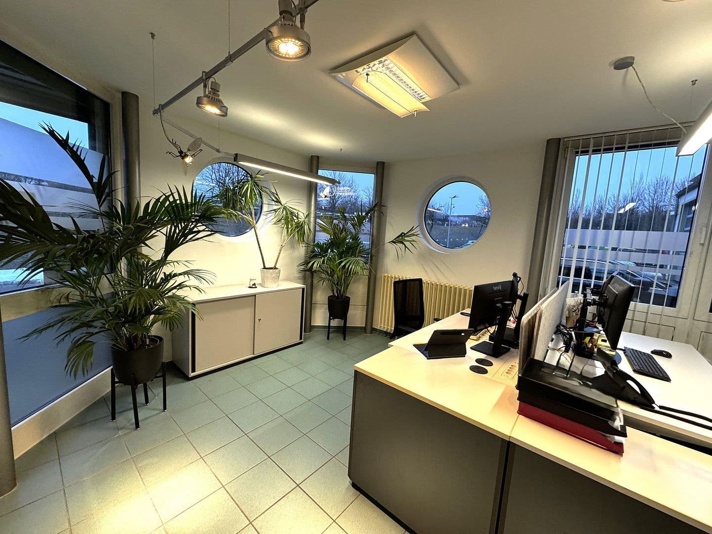 Pronájem kanceláře 215 m², Eisingen, Bavorsko Pronájem kanceláře 215 m², Eisingen, Bavorsko