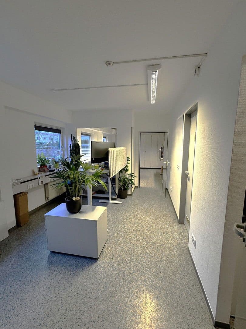 Pronájem kanceláře 215 m², Eisingen, Bavorsko Pronájem kanceláře 215 m², Eisingen, Bavorsko