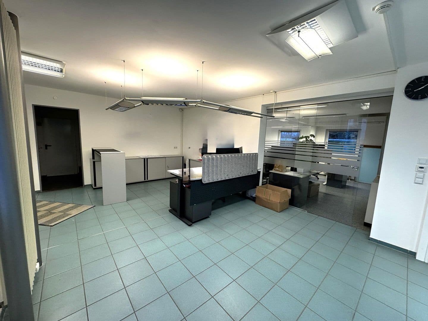 Pronájem kanceláře 215 m², Eisingen, Bavorsko Pronájem kanceláře 215 m², Eisingen, Bavorsko