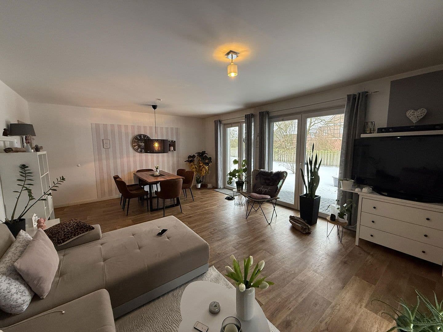 Pronájem bytu 4+1 110 m², Sassenburg, Dolní Sasko Pronájem bytu 4+1 110 m², Sassenburg, Dolní Sasko