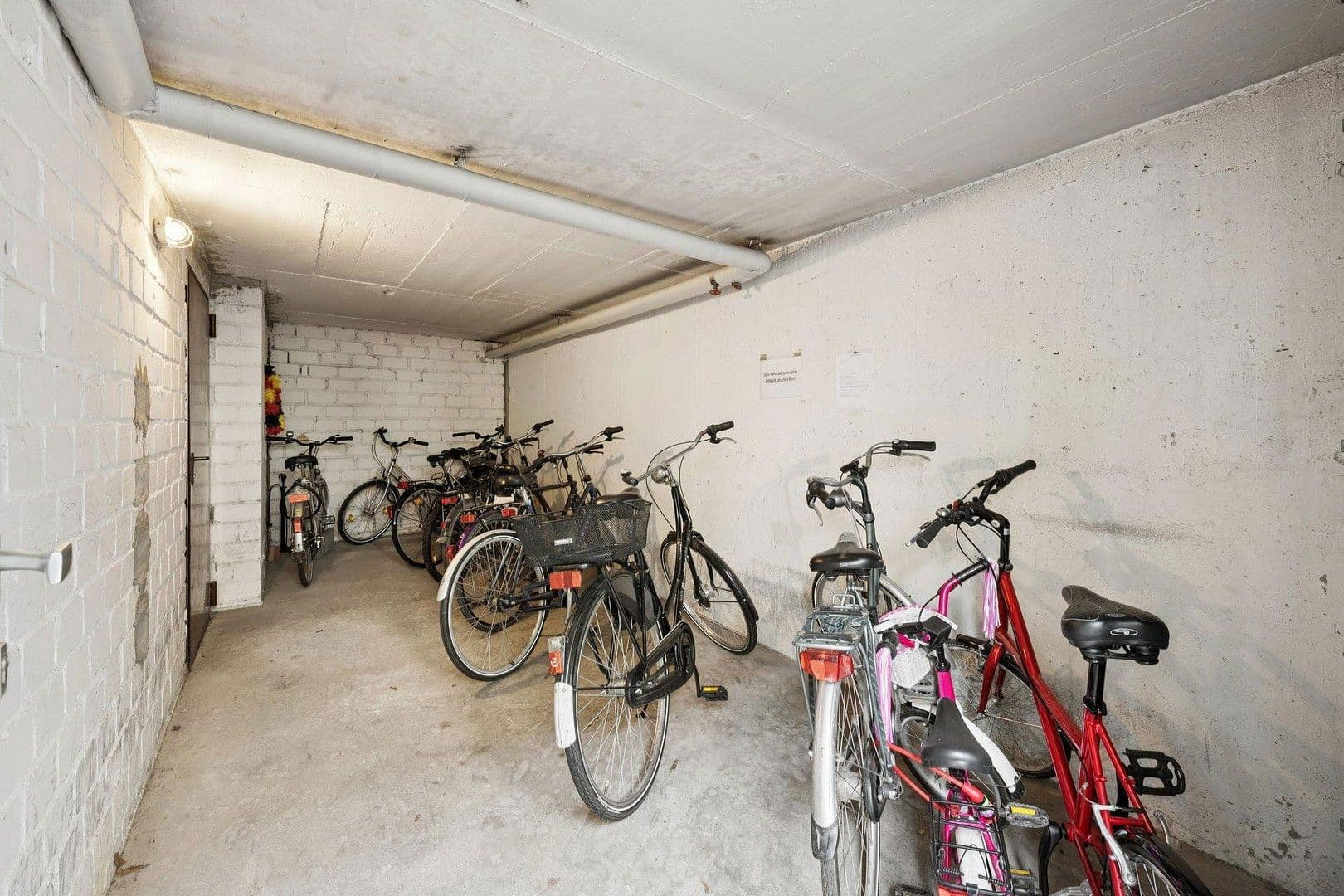 Pronájem bytu 2+1 56 m², Solinger Str. 7, Düsseldorf, Severní Porýní-Vestfálsko Pronájem bytu 2+1 56 m², Solinger Str. 7, Düsseldorf, Severní Porýní-Vestfálsko