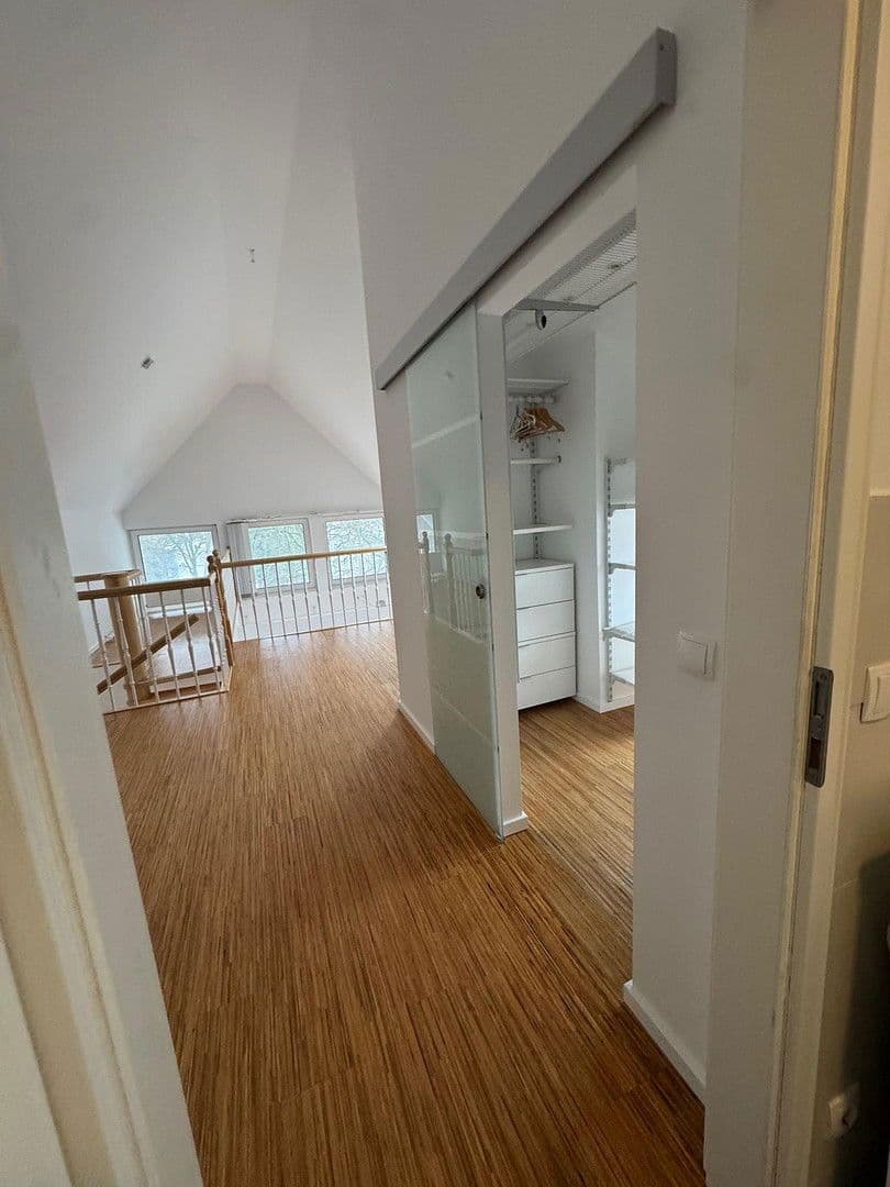 Pronájem bytu 3+1 85 m², Fuhlsbütteler Damm 75, Hamburg, Hamburg Pronájem bytu 3+1 85 m², Fuhlsbütteler Damm 75, Hamburg, Hamburg