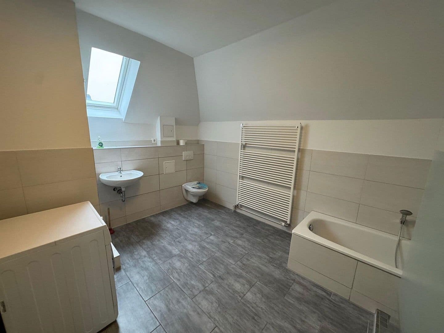 Pronájem bytu 3+1 85 m², Fuhlsbütteler Damm 75, Hamburg, Hamburg Pronájem bytu 3+1 85 m², Fuhlsbütteler Damm 75, Hamburg, Hamburg