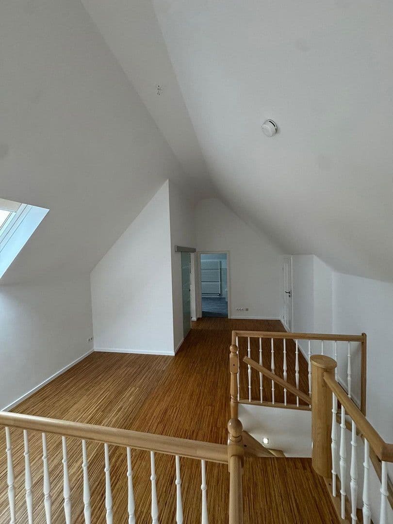 Pronájem bytu 3+1 85 m², Fuhlsbütteler Damm 75, Hamburg, Hamburg Pronájem bytu 3+1 85 m², Fuhlsbütteler Damm 75, Hamburg, Hamburg