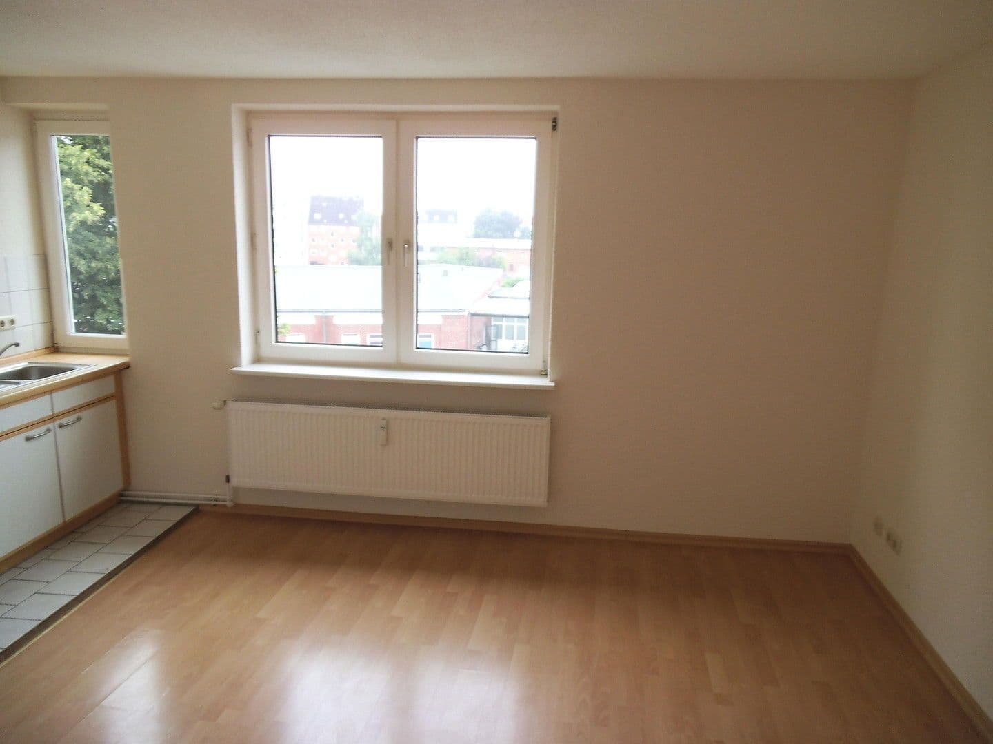 Pronájem bytu 2+1 46 m², Sadowastr. 2, Lübeck, Šlesvicko-Holštýnsko Pronájem bytu 2+1 46 m², Sadowastr. 2, Lübeck, Šlesvicko-Holštýnsko