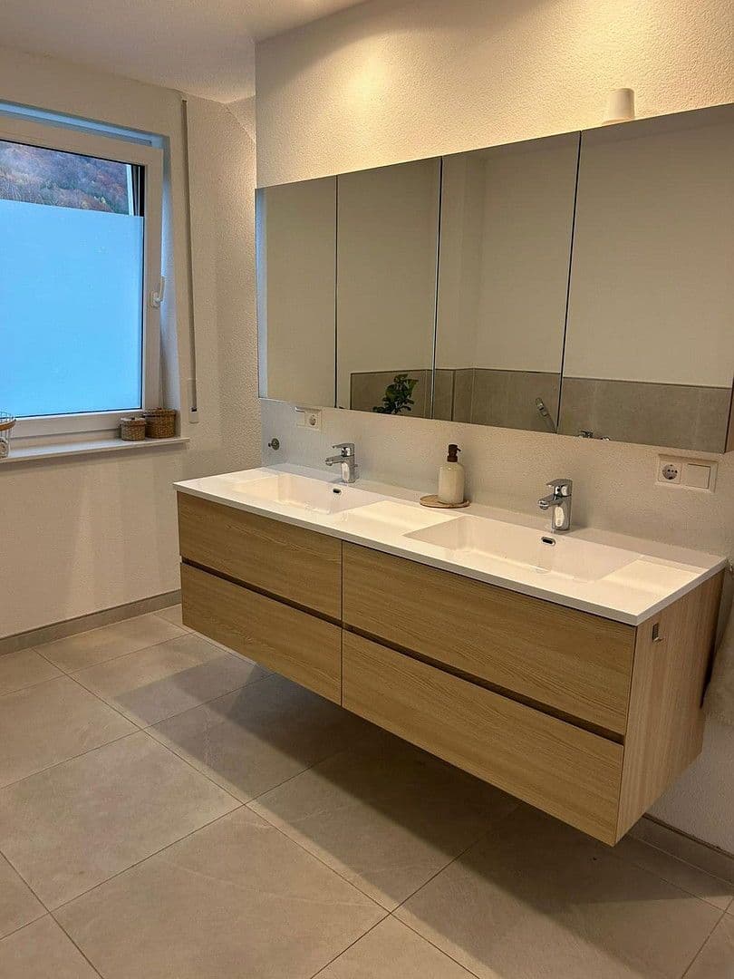 Prodej domu 167 m², pozemek 966 m², Steinen, Bádensko-Württembersko Prodej domu 167 m², pozemek 966 m², Steinen, Bádensko-Württembersko