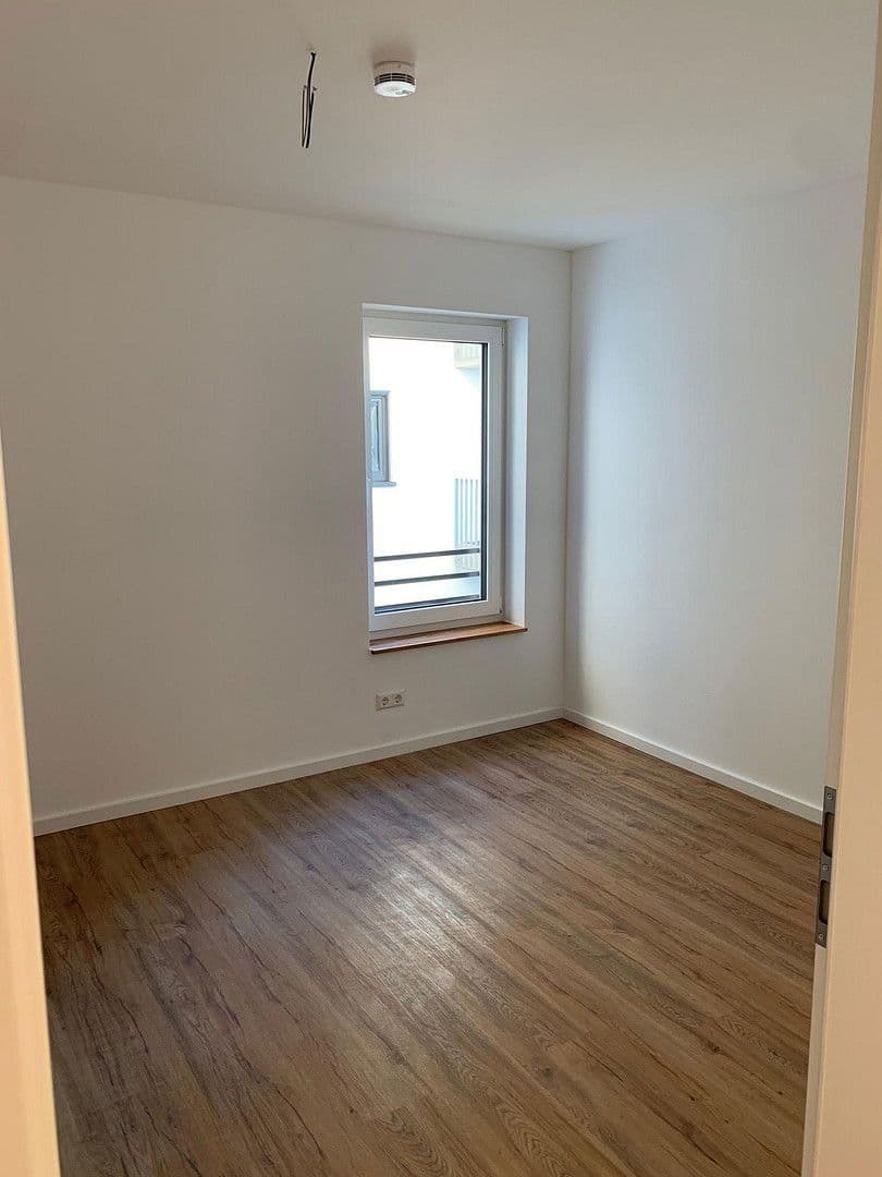 Pronájem bytu 3+1 85 m², Bismarckstraße 8, Nürtingen, Bádensko-Württembersko Pronájem bytu 3+1 85 m², Bismarckstraße 8, Nürtingen, Bádensko-Württembersko