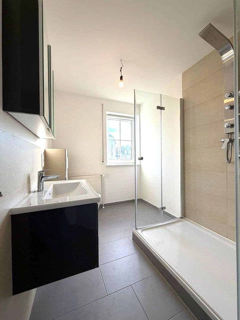 Pronájem bytu 4+1 110 m², Udenborner Str. 4, Wabern, Hessen Pronájem bytu 4+1 110 m², Udenborner Str. 4, Wabern, Hessen